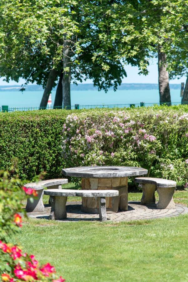 Balaton Lakeside Residence Siófok Eksteriør billede